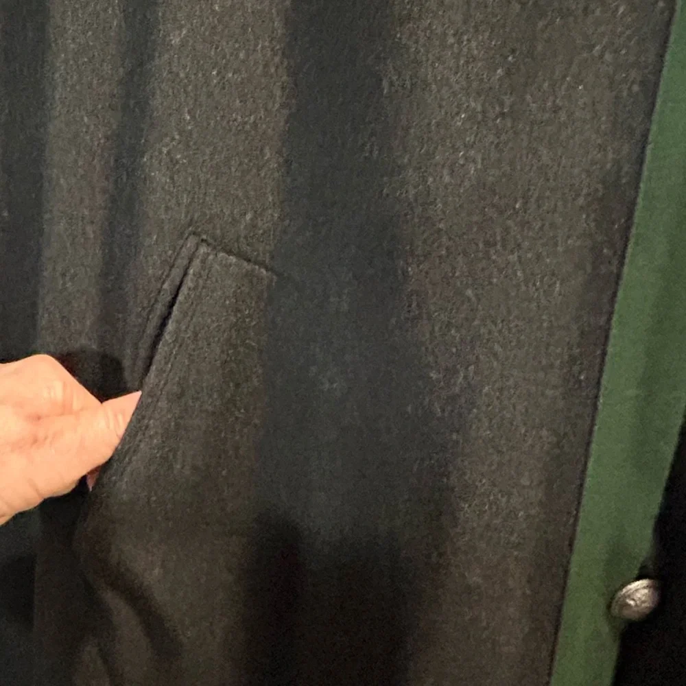 H. Moser Salzburg Maxi Black Trachten Cape with Loden Green Trim SZ 38 - Picture 4 of 16